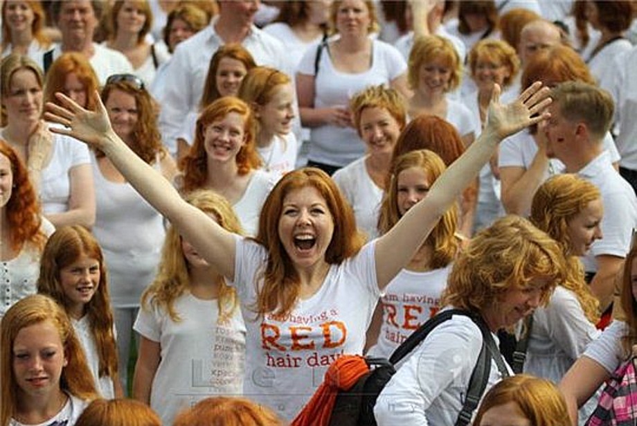 После 6 сентября. Толпа рыжих. День рыжих. Фестиваль рыжих в Ирландии. День рыжих людей.